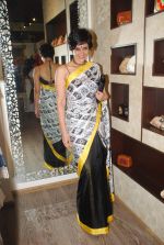 Mandira Bedi at Atosa in Khar, Mumbai on 20th March 2012 (52).JPG
